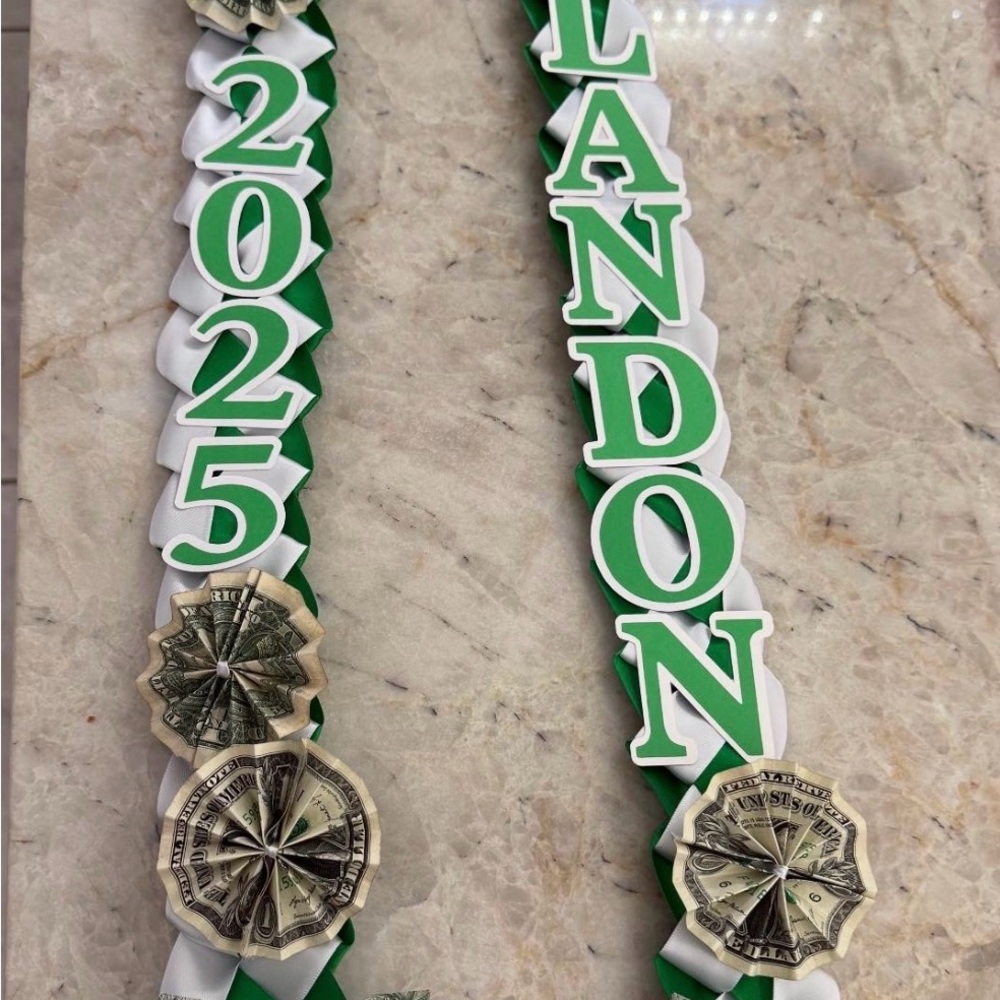 Graduation Lei - Picture 8 of 16